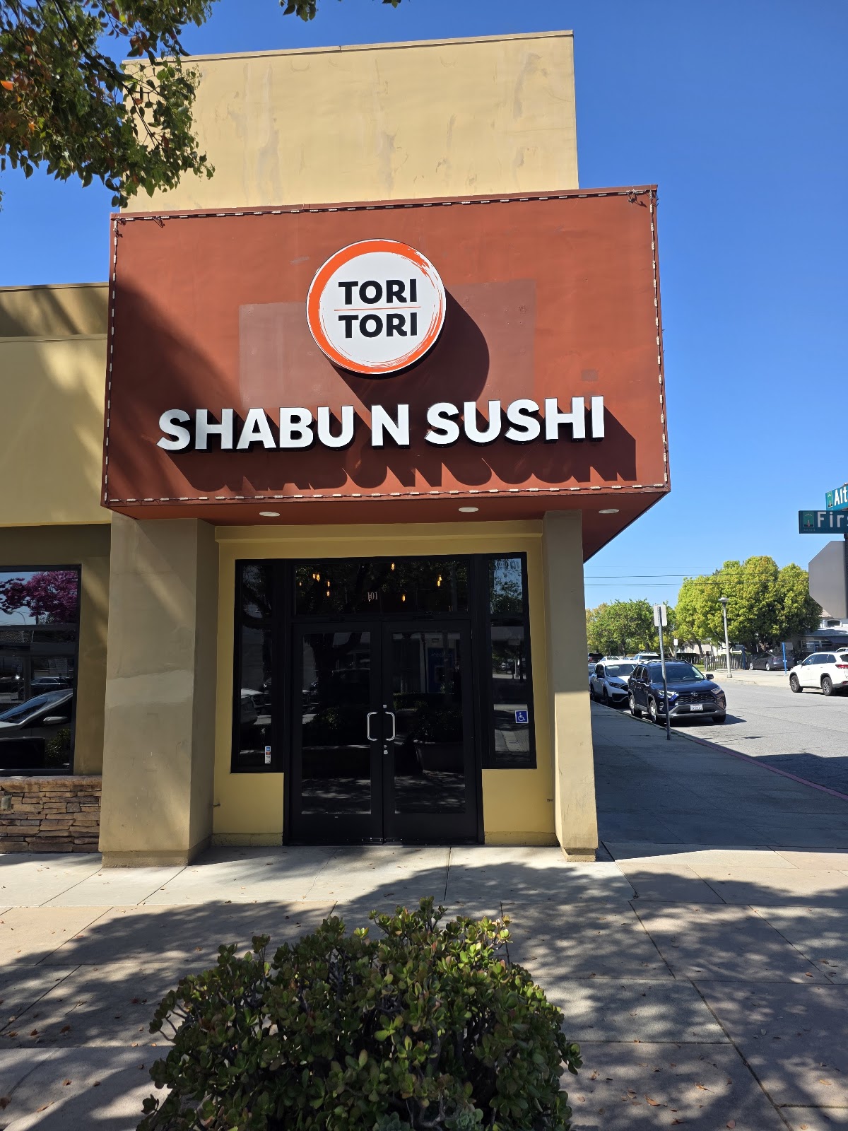 Tori Tori Shabu N Sushi